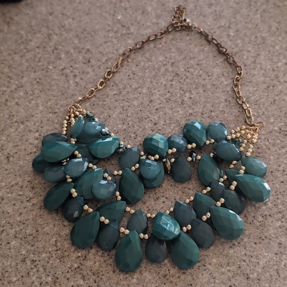 Source Unknown Other - Vintage MULTI STRAND LAYERED NECKLACE Green cluster GOLD TONE JEWELRY